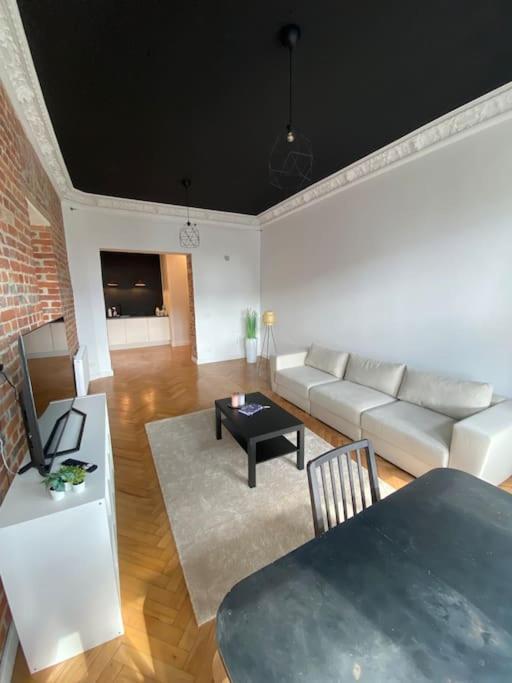 Wyjatkowy Apartament Blisko Rynku Apartment วรอตซวาฟ ภายนอก รูปภาพ