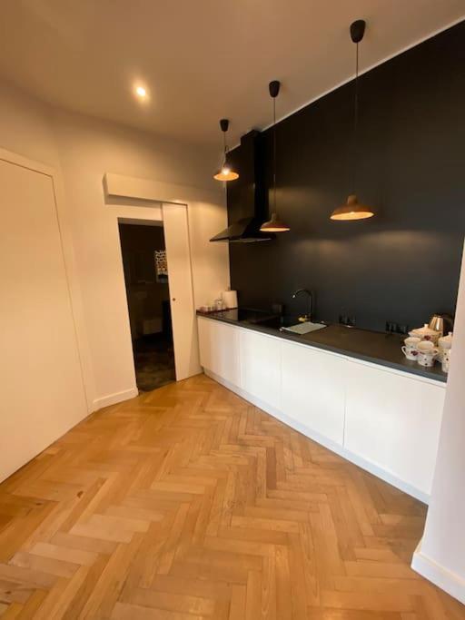 Wyjatkowy Apartament Blisko Rynku Apartment วรอตซวาฟ ภายนอก รูปภาพ