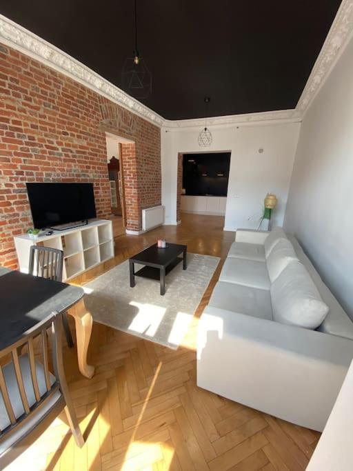 Wyjatkowy Apartament Blisko Rynku Apartment วรอตซวาฟ ภายนอก รูปภาพ
